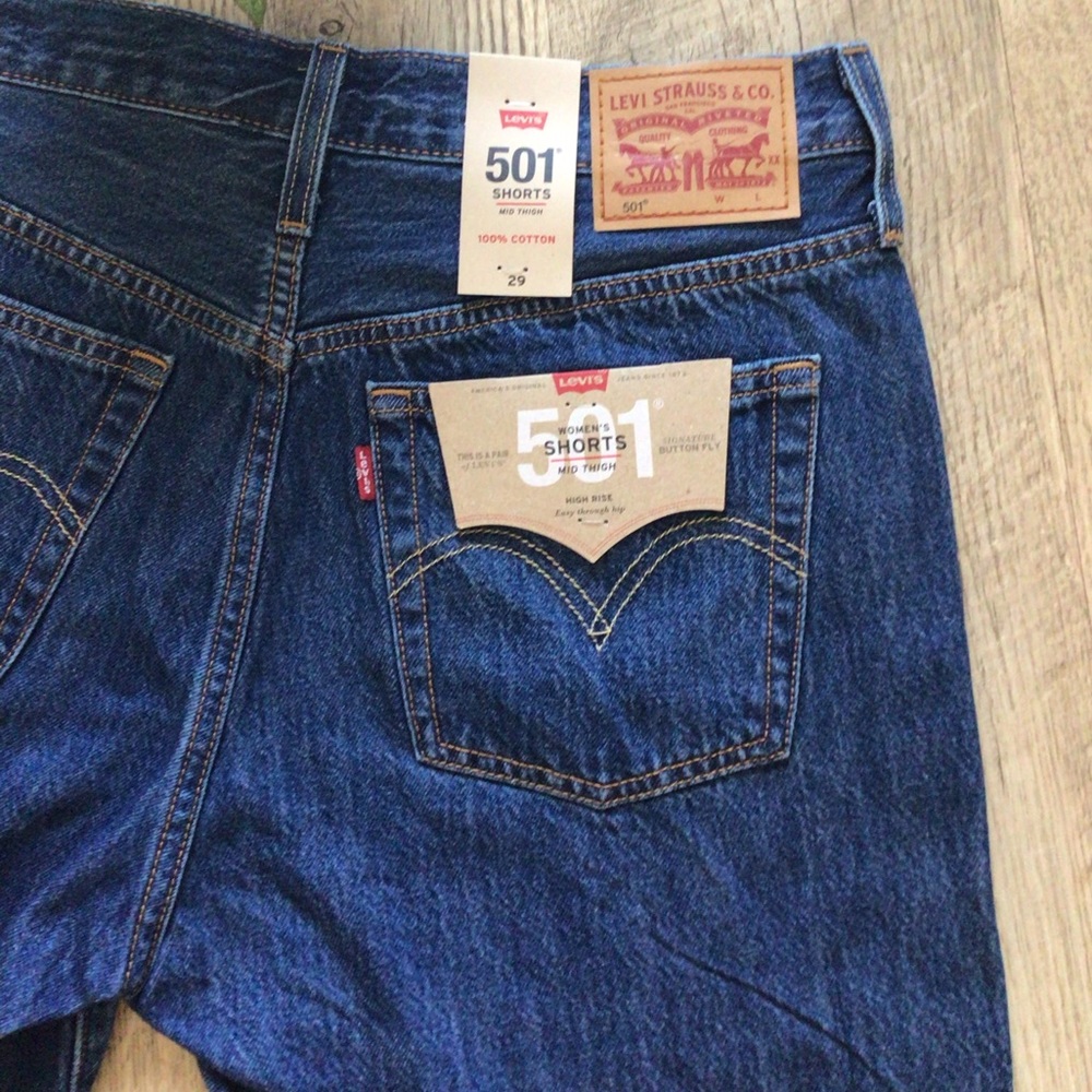 Levi's 501 high Rise Mid Thigh Shorts 🎀 - Picture 6 of 13